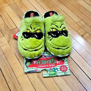 NWT Men's 9-10 Grinch Slippers